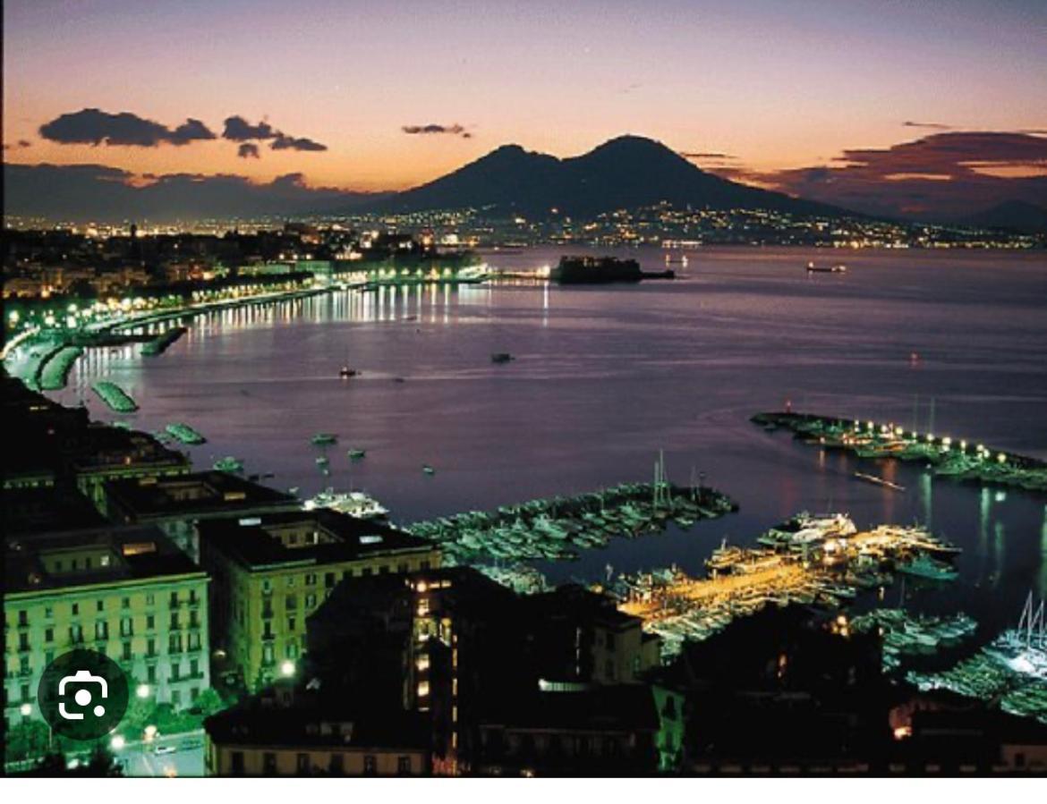 Napoli Sunny Charme Appartement Buitenkant foto